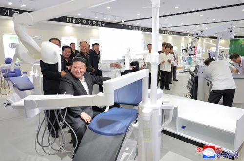 从金正恩视察重要企业看朝鲜管理模式的革新与挑战